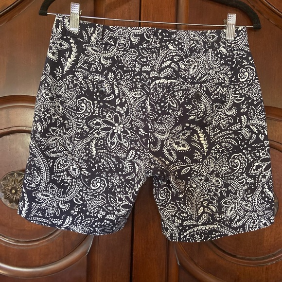 Talbots The Weekend Short - Picture 2 of 4